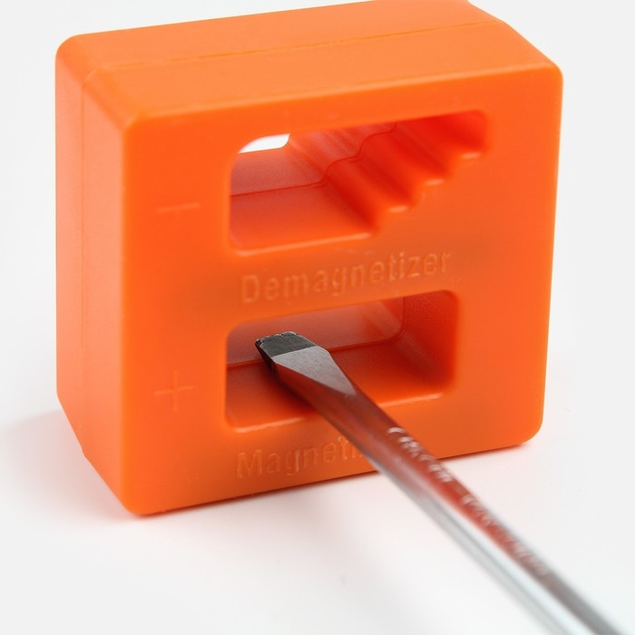 Намагничиватель-размагничиватель отверток, 5.2 х 5 х 2.9 см Намагничиватель-размагничиватель отверток, 5.2 х 5 х 2.9 см