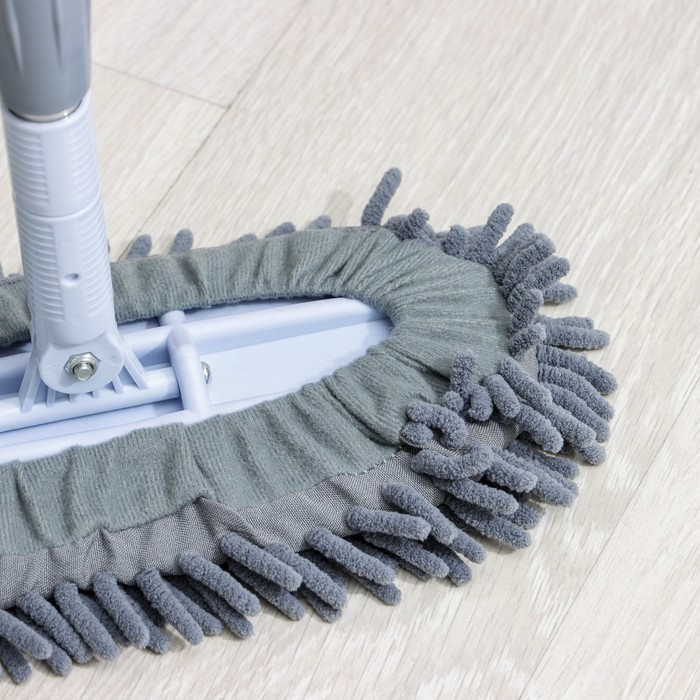 Швабра для мытья пола плоская гибкая Доляна, насадка из микрофибры букли 29&times;13 см, телескопическая стальная ручка 82(125) см, цвет серый
