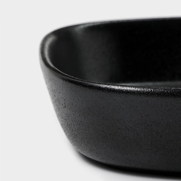 Блюдо керамическое для подачи Magistro Carbon, 28×19×4 см, цвет чёрный Блюдо керамическое для подачи Magistro Carbon, 28×19×4 см, цвет чёрный