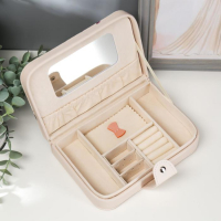 Шкатулка кожзам для украшений "Яблочный цвет" молочная, на кнопке 5х13,5х20 см Шкатулка кожзам для украшений "Яблочный цвет" молочная, на кнопке 5х13,5х20 см