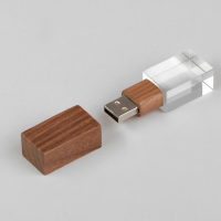 Флешка E 310 Wood BL, 32 ГБ, USB2.0, чт до 25 Мб/с, зап до 15 Мб/с, кристалл в дереве