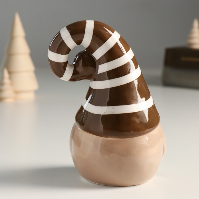 Сувенир керамика Сувенир керамика "Дед Мороз в бежевом полосатом колпаке" 13,4х8,5х7,5 см