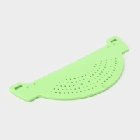 Дуршлаг на кастрюлю, d=28 см, цвет зелёный Дуршлаг на кастрюлю, d=28 см, цвет зелёный