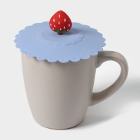 Крышка - непроливайка силиконовая Доляна «Клубничка», d=11 см, цвет голубой Крышка - непроливайка силиконовая Доляна «Клубничка», d=11 см, цвет голубой