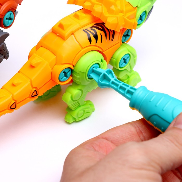 Конструктор винтовой &laquo;Мир динозавров&raquo;, набор 2 штуки, 2 отвёртки 4 карточки, 50 деталей