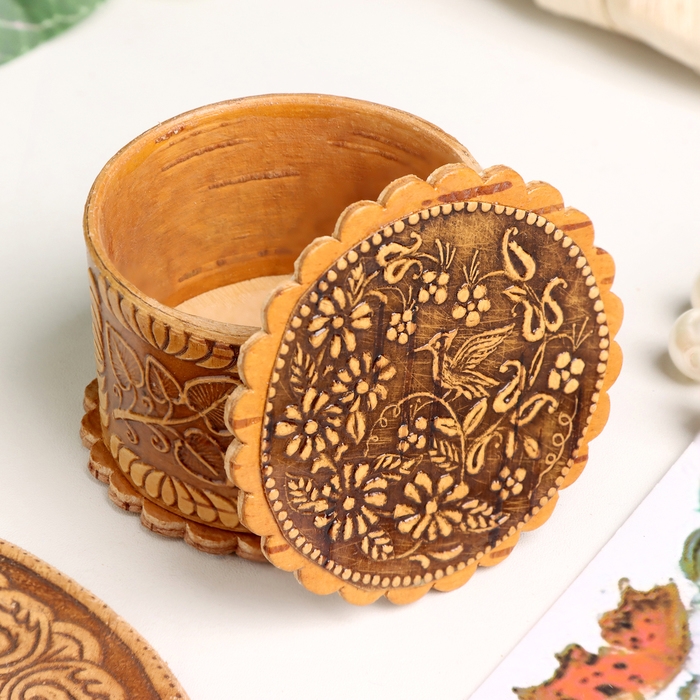 Шкатулка "Птичка в цветах", 40 х 25 мм, береста