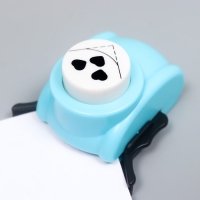 Дырокол фигурный "Три сердечка" d=2,5 см МИКС 4,2х6,7х7,7 см Дырокол фигурный "Три сердечка" d=2,5 см МИКС 4,2х6,7х7,7 см