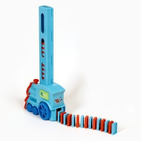 Паровоз игрушечный, с домино Паровоз игрушечный, с домино