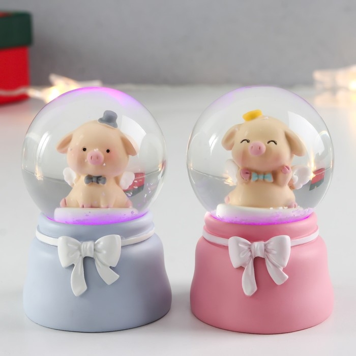 Сувенир полистоун водяной шар свет Сувенир полистоун водяной шар свет "Хрюша с крылышками" МИКС d=4,5 см 7х4,5х4,5 см