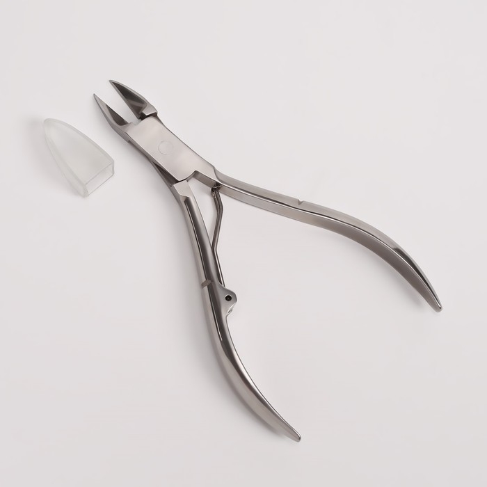 Кусачки педикюрные, прямое лезвие, 13,5 см, длина лезвия - 15 мм, цвет серебристый Кусачки педикюрные, прямое лезвие, 13,5 см, длина лезвия - 15 мм, цвет серебристый