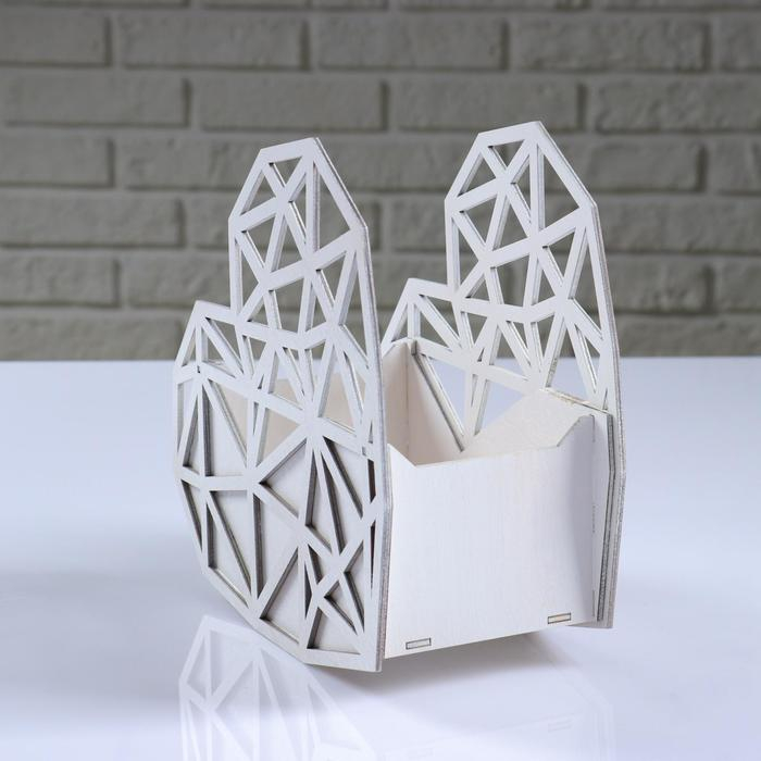 Кашпо деревянное "Сердце Хайтек", белый, 20&times;10&times;20 см