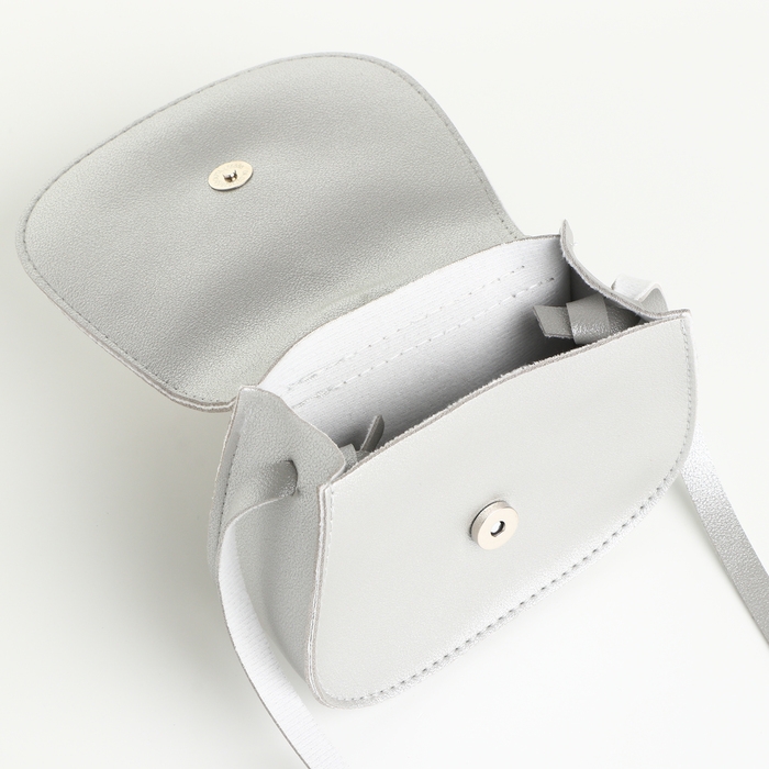 Сумка детская для девочки на клапане «Выбражулька», цвет серебряный Сумка детская для девочки на клапане «Выбражулька», цвет серебряный