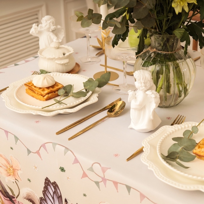 Скатерть Доляна Мagical beasts 145*180 +/- 3 см, 100% п/э