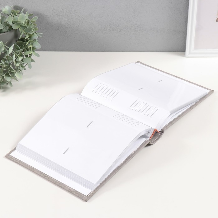 Фотоальбом на 200 фото 10х15 см кожзам "Цветочная текстура" бумажные листы серый 5х23х22 см   104996