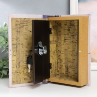 Сейф-книга дерево кожзам "Пусть любовь будет сердцем этого дома" 21х13х5 см Сейф-книга дерево кожзам "Пусть любовь будет сердцем этого дома" 21х13х5 см