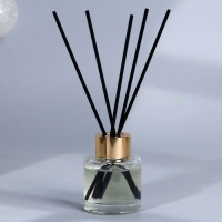 Аромадиффузор ароматический палочки «Новогодняя коллекция: Сказка рядом», 50 мл, аромат черного льда Аромадиффузор ароматический палочки «Новогодняя коллекция: Сказка рядом», 50 мл, аромат черного льда