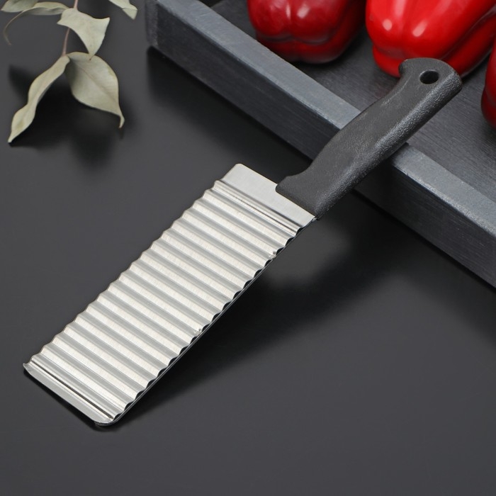 Нож для фигурной резки Доляна &laquo;Помощник&raquo;, 26 см, цвет чёрный