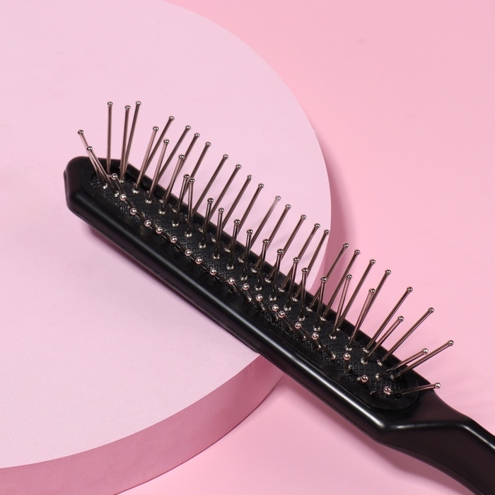 Расчёска массажная, 2,5 × 21,3 см, цвет чёрный Расчёска массажная, 2,5 × 21,3 см, цвет чёрный
