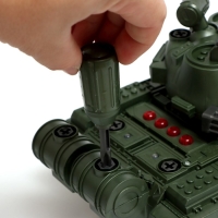 Конструктор винтовой «Боевой танк», свет, звук, инерция, 57 деталей Конструктор винтовой «Боевой танк», свет, звук, инерция, 57 деталей