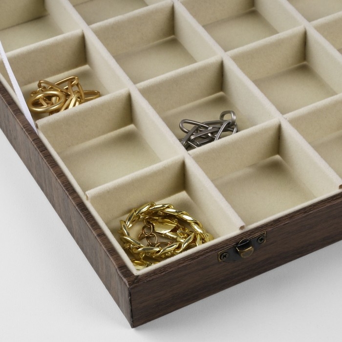 Подставка для украшений &laquo;Шкатулка дерево&raquo; 24 ячейки, 35,2&times;24&times;5 см, цвет бежевый в дереве