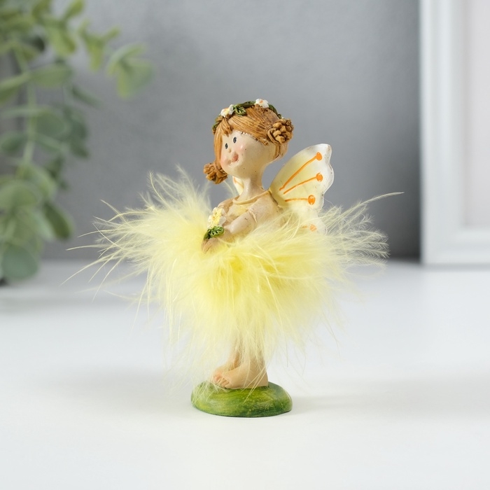 Сувенир полистоун "Девочка фея в жёлтом платье, с цветочком" 6х5х9 см