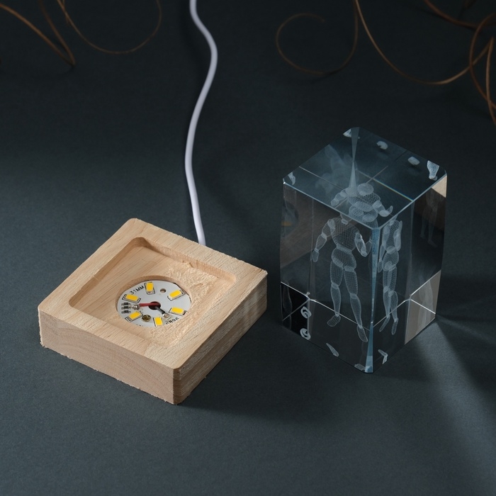 Сувенир стекло подсветка Сувенир стекло подсветка "Прямоугольник. Шарнирный человек" подставка дерево, USB 7х7х10