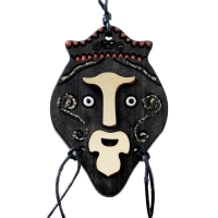 Автоподвеска "Шаман с бубном" кедр, оберег спутника, микс