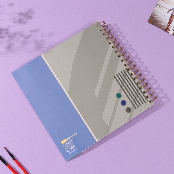 Фотоальбом на спирали 20 листов Фотоальбом на спирали 20 листов "Магнитофон" объёмный элемент + 4 вкладки 24х24 см