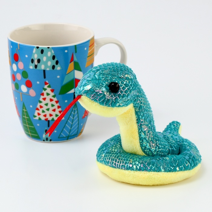 Новогодний подарочный набор &laquo;Волшебных мгновений&raquo;: мягкая игрушка змея и кружка