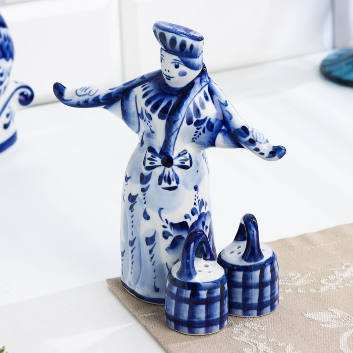 Набор для специй &laquo;Дама с коромыслом&raquo;, 5&times;13&times;20 см, гжель