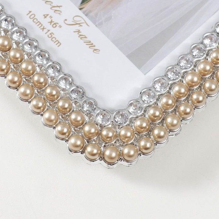 Фоторамка пластик 10х15 см Фоторамка пластик 10х15 см "Золотой жемчуг и стразы" закруглённые углы 12,5х17,5 см