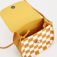 Сумка детская для девочки на магните, длинный ремень, цвет жёлтый