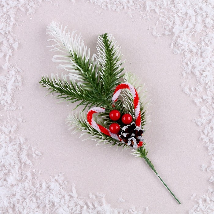 Новогодняя композиция «Белые кисточки с шишкой» Новогодняя композиция «Белые кисточки с шишкой»