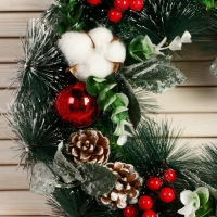 Венок новогодний d- 34 см "Уютная сказка" хлопок ягоды листья в снегу