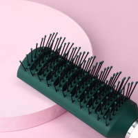 Расчёска массажная, прорезиненная ручка, вентилируемая, 4,5 × 22,5 см, цвет зелёный/белый Расчёска массажная, прорезиненная ручка, вентилируемая, 4,5 × 22,5 см, цвет зелёный/белый