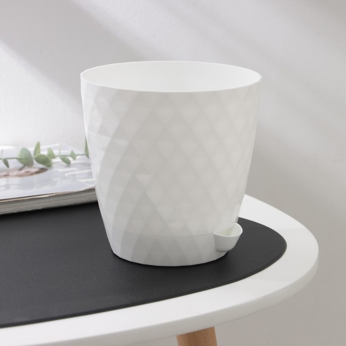 Горшок для цветов с прикорневым поливом «Румба», 1,5 л, цвет белый Горшок для цветов с прикорневым поливом «Румба», 1,5 л, цвет белый