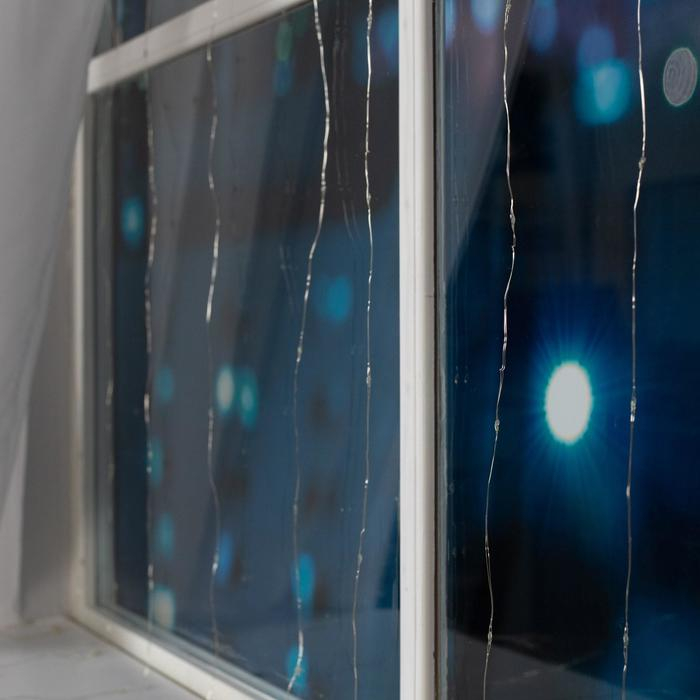 Гирлянда &laquo;Занавес&raquo; 2 &times; 2 м роса, IP20, серебристая нить, 300 LED, свечение белое, 12 В