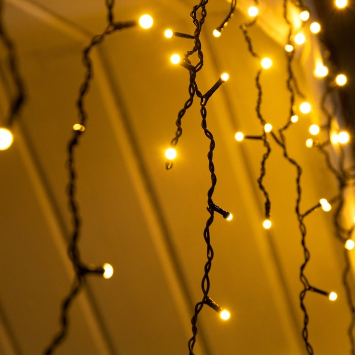 Гирлянда &laquo;Бахрома&raquo; 3 &times; 0.6 м, IP44, УМС, тёмная нить, 160 SMD-LED, свечение тёплое белое, 220 В