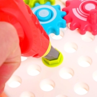 Конструктор винтовой &laquo;Пуговки и шестеренки&raquo;, 3 в 1, с шуруповёртом, 147 деталей и 12 карточек