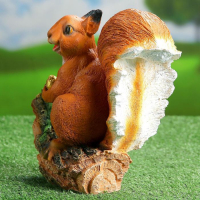 Садовая фигура "Белочка с орешком на пне" 25х12х23см Садовая фигура "Белочка с орешком на пне" 25х12х23см