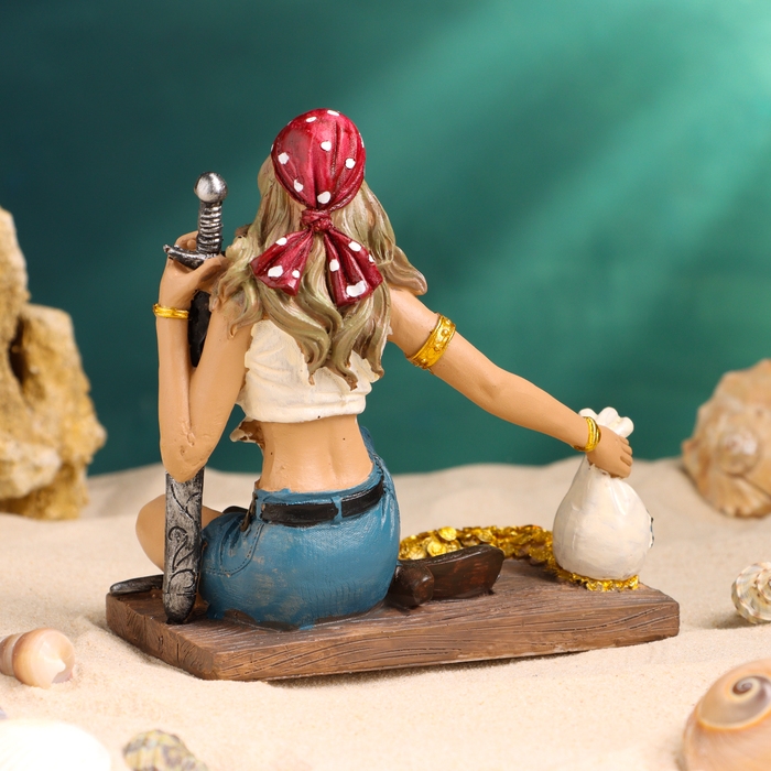 Статуэтка Статуэтка "Пиратка" 13см