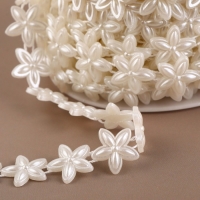 Жемчуг на нитях, плоский, &laquo;Цветы&raquo;, 15 мм, 9 &plusmn; 1 м, цвет белый