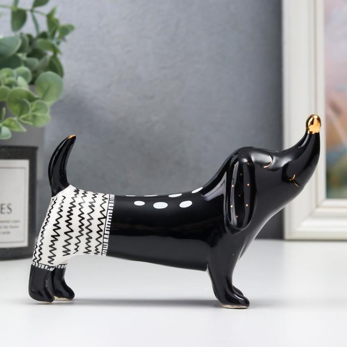 Сувенир керамика "Такса в шортах" чёрный 9,3х5,3х13,7 см