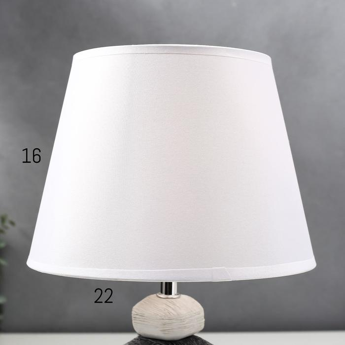 Лампа настольная 16447/1WT E14 40вт бело-черный 22х22х32 см RISALUX