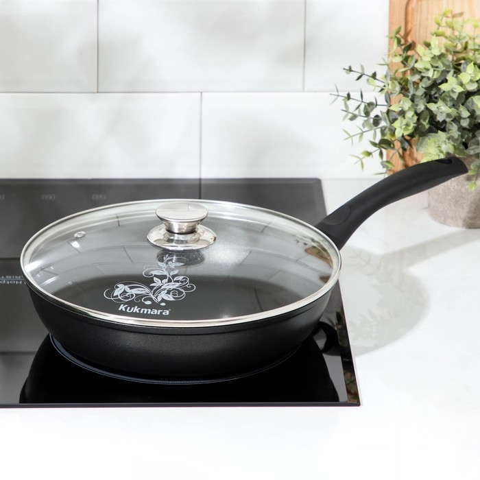 Сковорода «Традиция», 26×6 см, пластиковая ручка, стеклянная крышка, антипригарное покрытие, цвет чёрный Сковорода «Традиция», 26×6 см, пластиковая ручка, стеклянная крышка, антипригарное покрытие, цвет чёрный