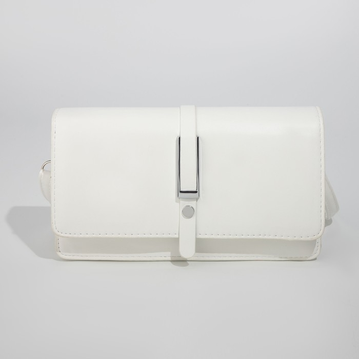 Сумка-мессенджер на клапане, цвет белый