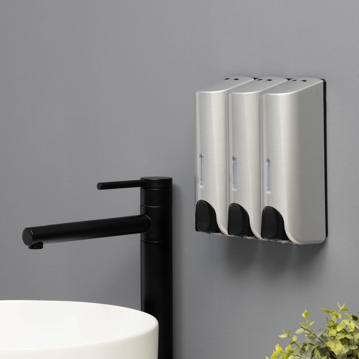 Диспенсер для мыла SAVANNA, механический, 3 отсека по 350 мл: шампунь, кондиционер, гель, серый