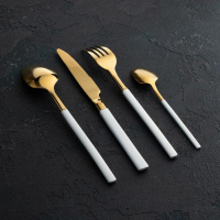 Столовые приборы из нержавеющей стали Magistro «Версаль», 4 предмета, цвет ручек белый Столовые приборы из нержавеющей стали Magistro «Версаль», 4 предмета, цвет ручек белый