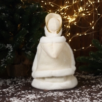 Снегурочка "В шубке с бусинками и в кокошнике" двигается, с подсветкой, 30х18 см, золото Снегурочка "В шубке с бусинками и в кокошнике" двигается, с подсветкой, 30х18 см, золото