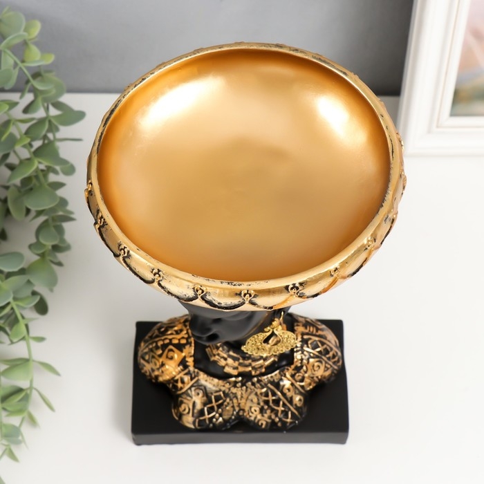 Сувенир полистоун подставка "Африканка в золотом уборе, с серьгами в ушах" 25х15х15 см